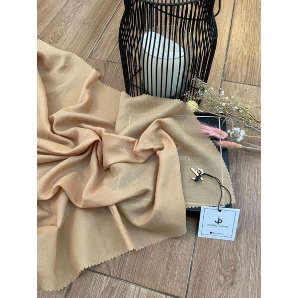 HIJAB SEGI EMPAT POLOS MERK JOURNEY //MATT VOAL ULTRAFINE SHINY.