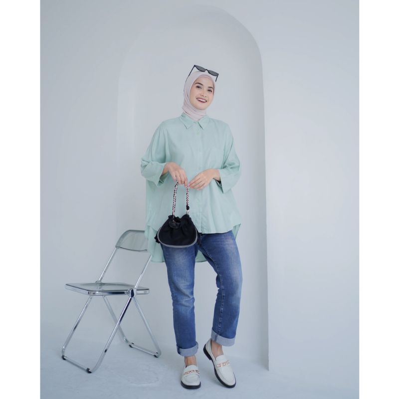 Della Kemeja Oversize Rayon Viscose