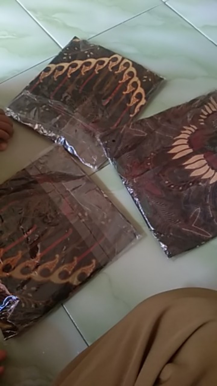 Batik Couple Keluarga Sania Ruffle Ori Ndoro Jowi Kupu Kuning