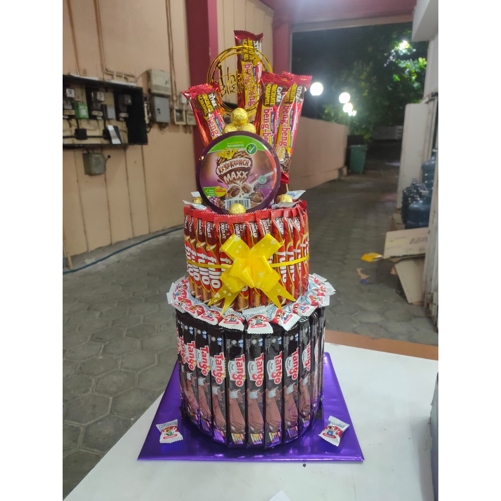 

KUE ULTAH DARI SNACK MENARA SNACK MURAH HAMPER