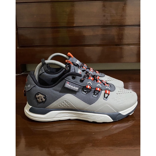 Sepatu Descente Blaze Tough Core Running Shoes/lari/running