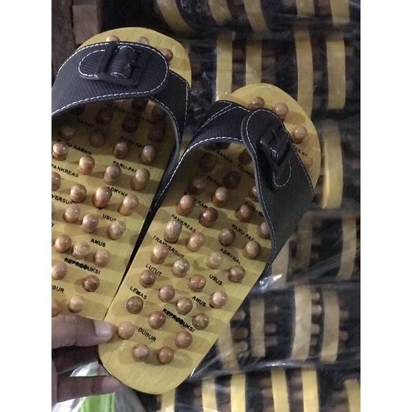 Sandal kayu rematik sandal terapi sandal kesehatan
