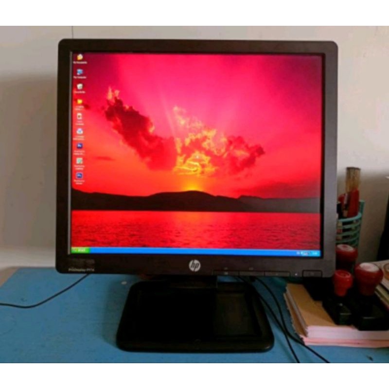 Monitor Lcd 17 inch Kotak