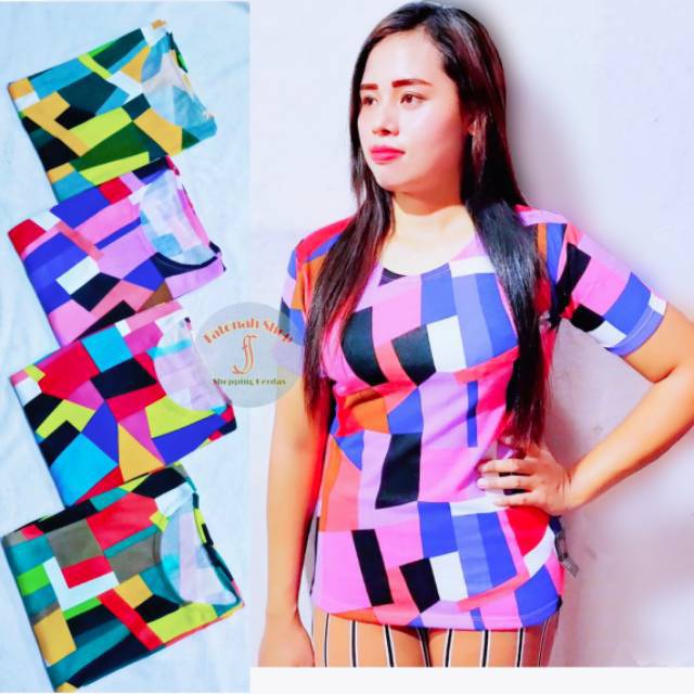 Kaos wanita L fit XL ( kaos abstrack new )