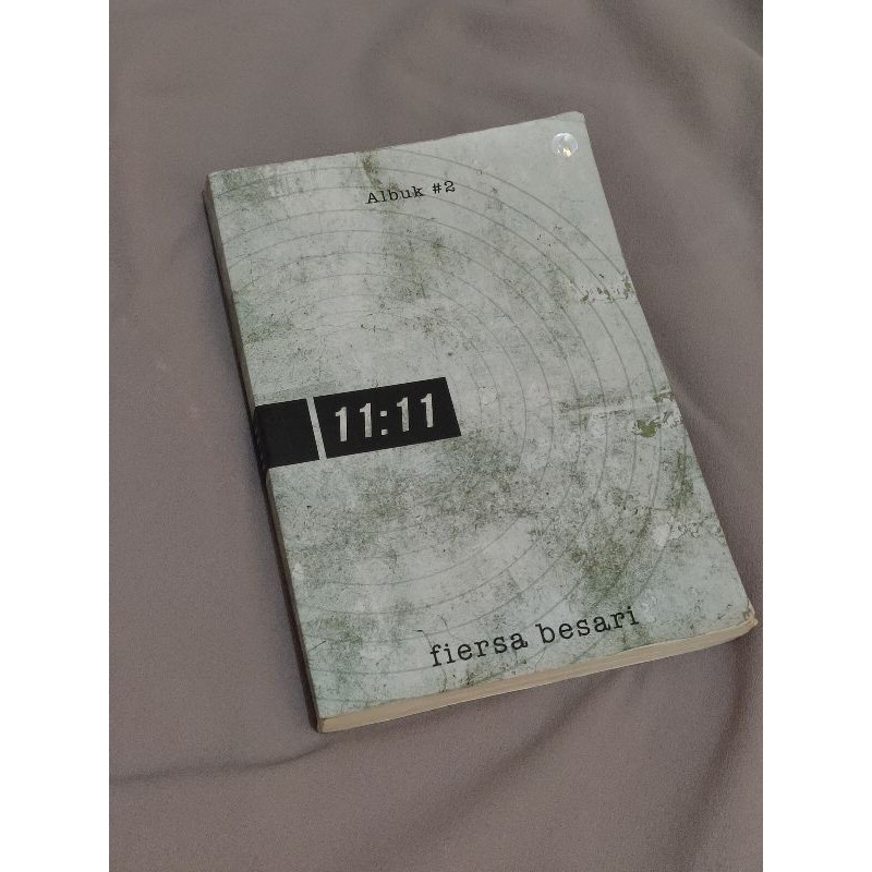 Koleksi Buku Second Fiersa Besari 11:11 dan Konspirasi Alam Semesta
