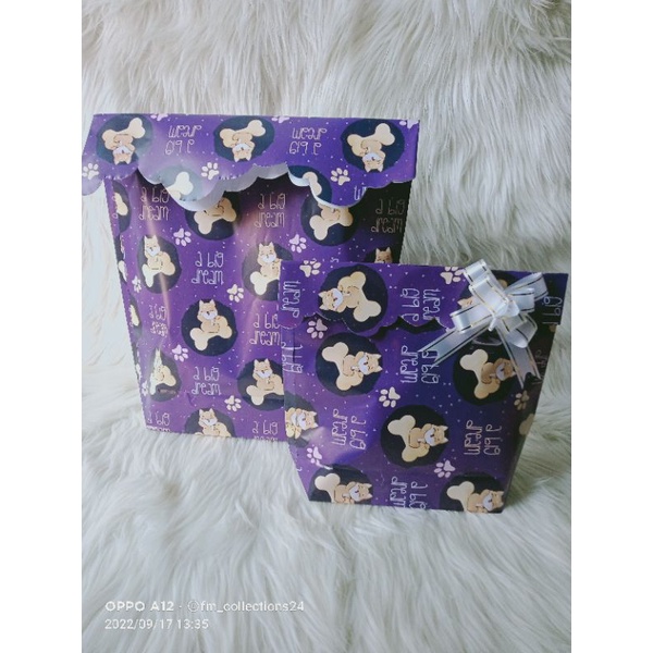 

Kantong kado besar ukuran 40x30x10cm / kertas kado instan