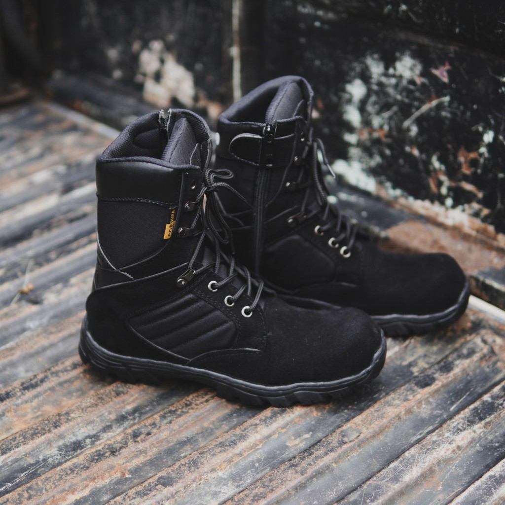 sepatu pria boots safety DLTA tinggi hitam ujung besi bahan kulit suede