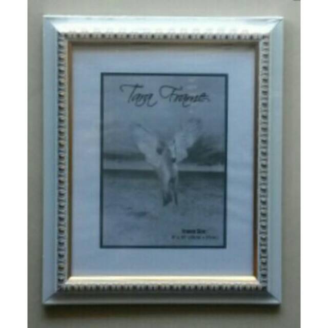 

FRAME A4 WHITE