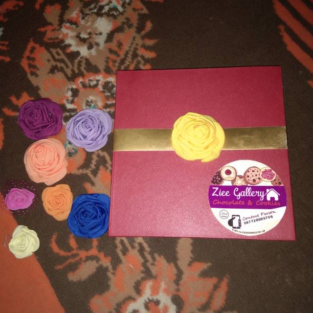 

Cokelat costum ulang tahun