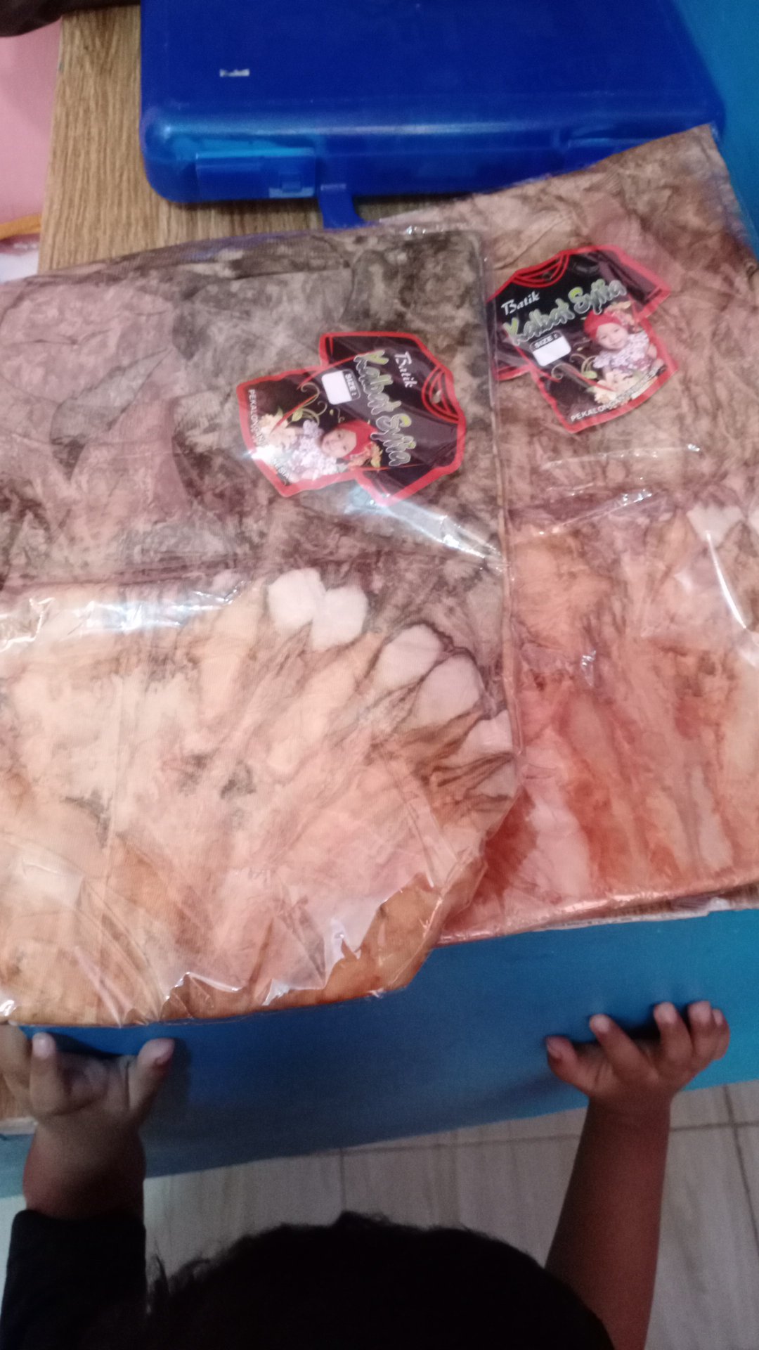 Ecer Kaos Abstrak, Motif Banyak, Kaos Wayang, Kaos Jogja, Kaos Batik, Kaos Pekalongan, Kaos Dewasa