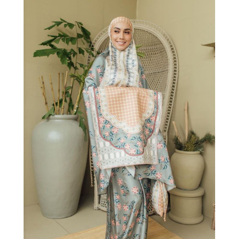 PRAYER SET ( MUKENA+SEJADAH ) WEARING KLAMBY 100% original