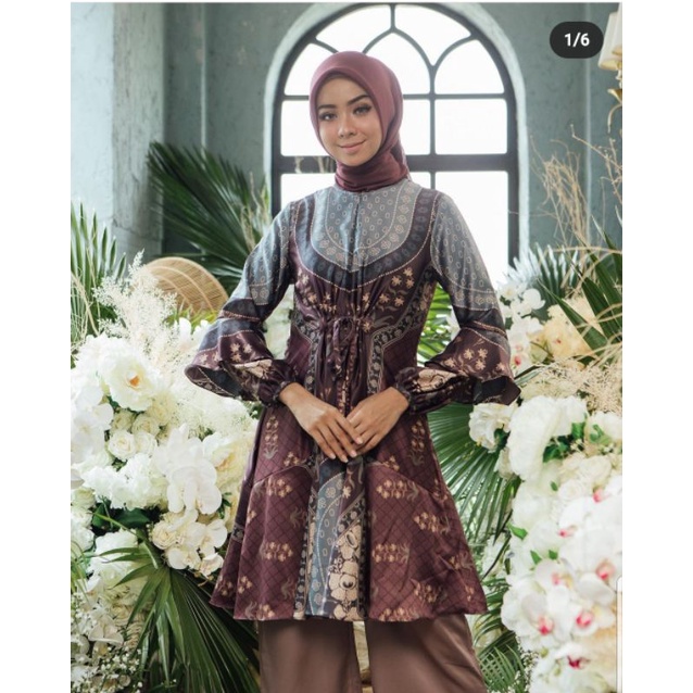 Rafflesia tunik wearing klamby