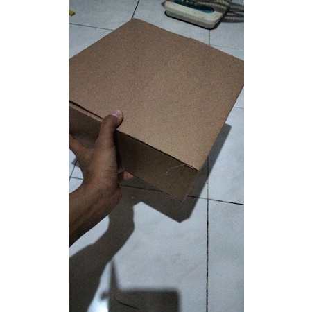 

KARDUS HAMPERS UKURAN DALAM 27x26x9 KARDUS PACKING 27*26*9 KARDUS POLOS