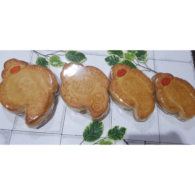 

KUE BULAN MOON CAKE ( SIU PIANG )TAUSA/GOJIN - KUE BULAN SIN FUNG SINGKAWANG