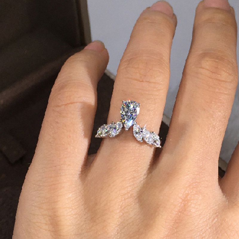 Female Finger Rings For Dance Party Dazzling White Cubic Zirconia Elegant Women Accessories Fashion Jewelry Bulk