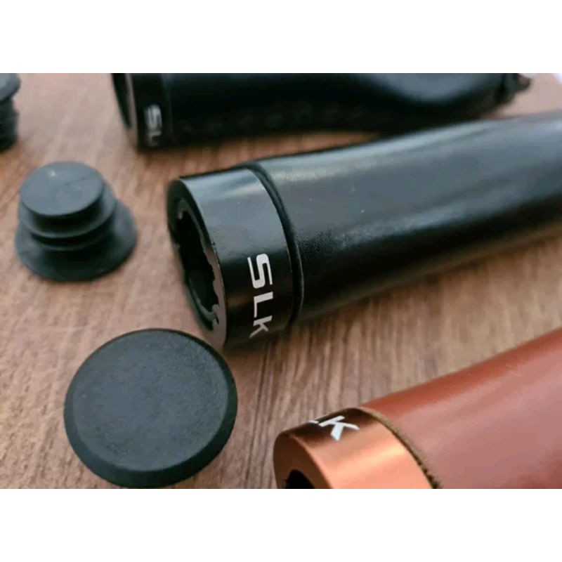 Handgrip SLK kulit sintetis hand grip bahan leather double lock Pegangan Stang Sepeda Handlebar Karet Warna Coklat Brown Hitam Model Classic klasik Jahit