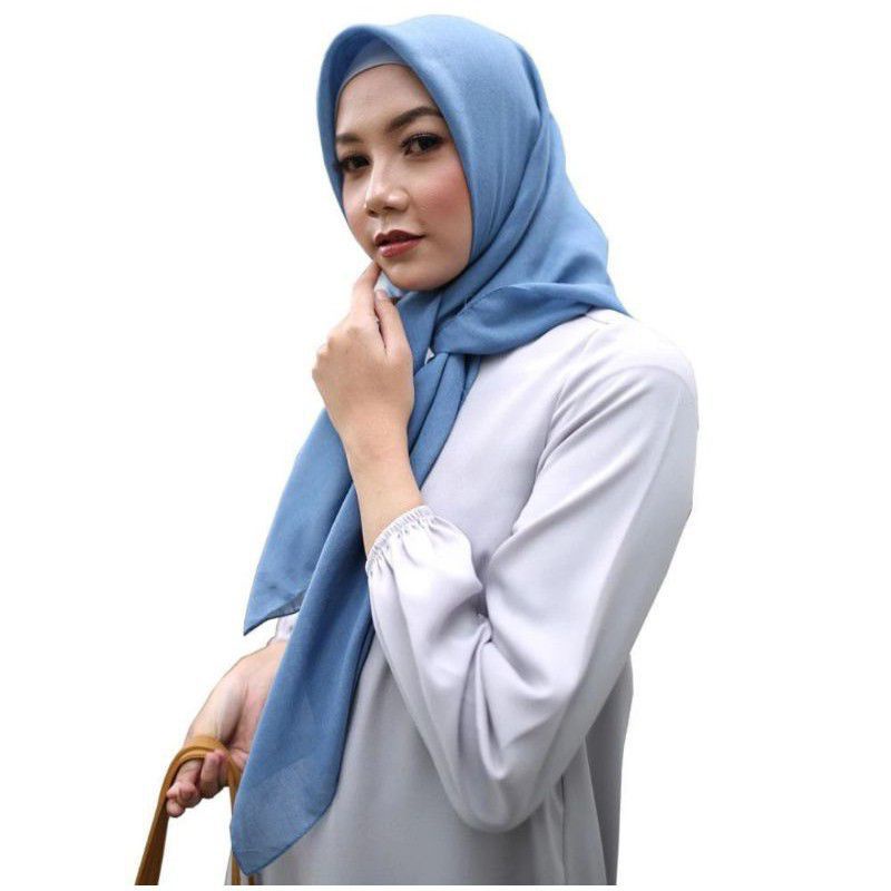 Jilbab Segiempat Polos Keisha Sadia Elzatta Hitam Pollycotton Hijab Kerudung Segi Empat Krudung-Shamora biru muda