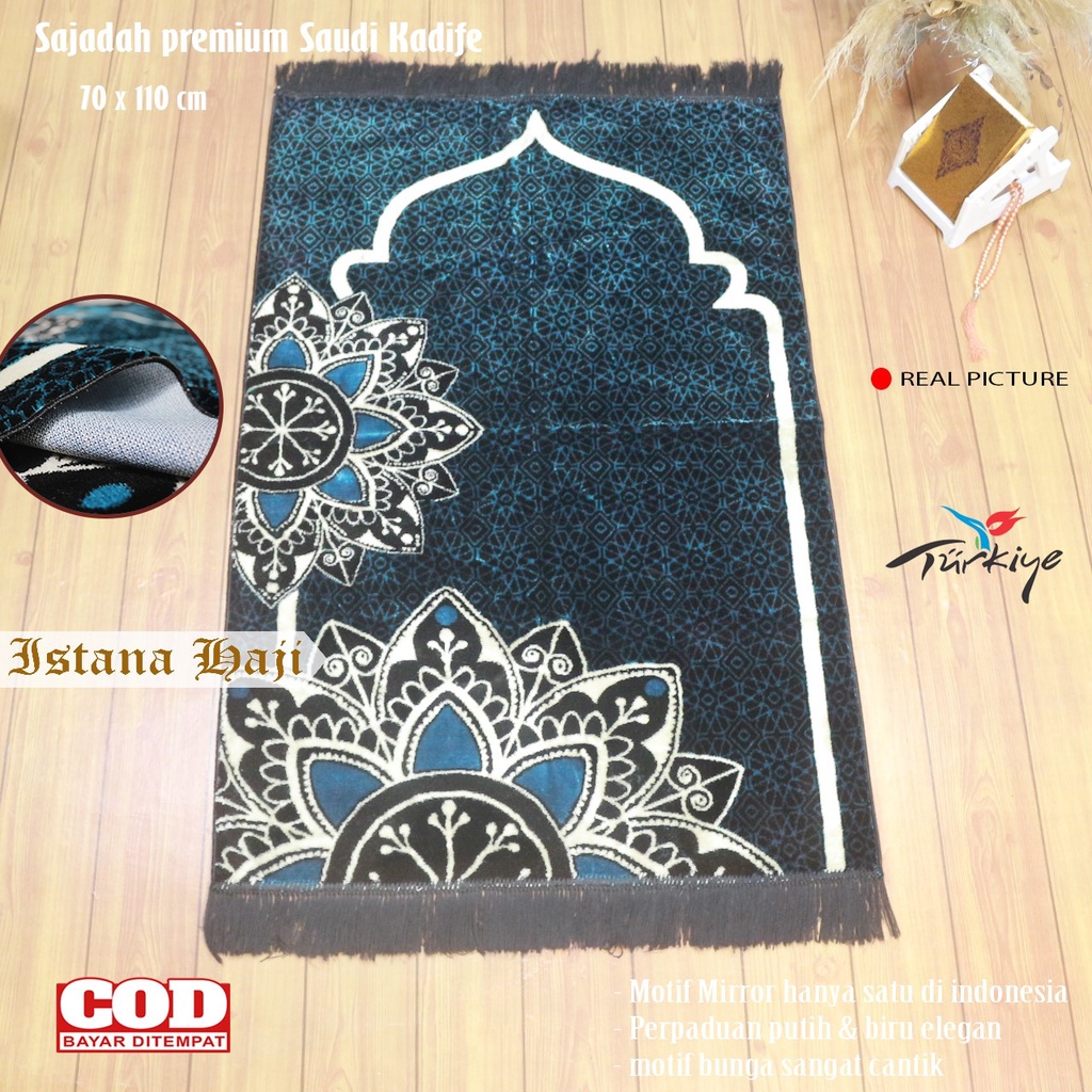 Sajadah Dewasa Premium Motif Bunga Cantik Dasar Hitam