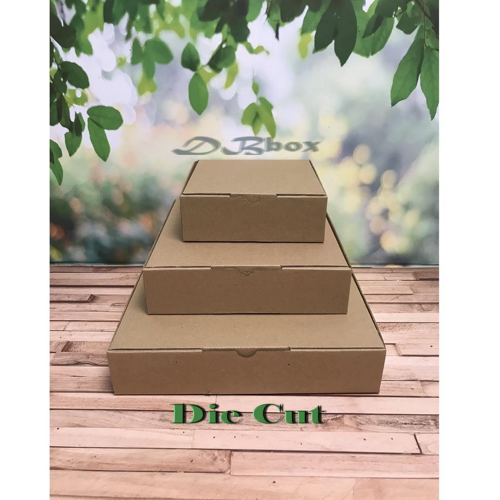 

2.2 SALE ( 10 Pcs ) KARDUS Uk. 20x15x5 CM..DIE CUT Kotak untuk Aksesoris ,Snack, dll model box pizz