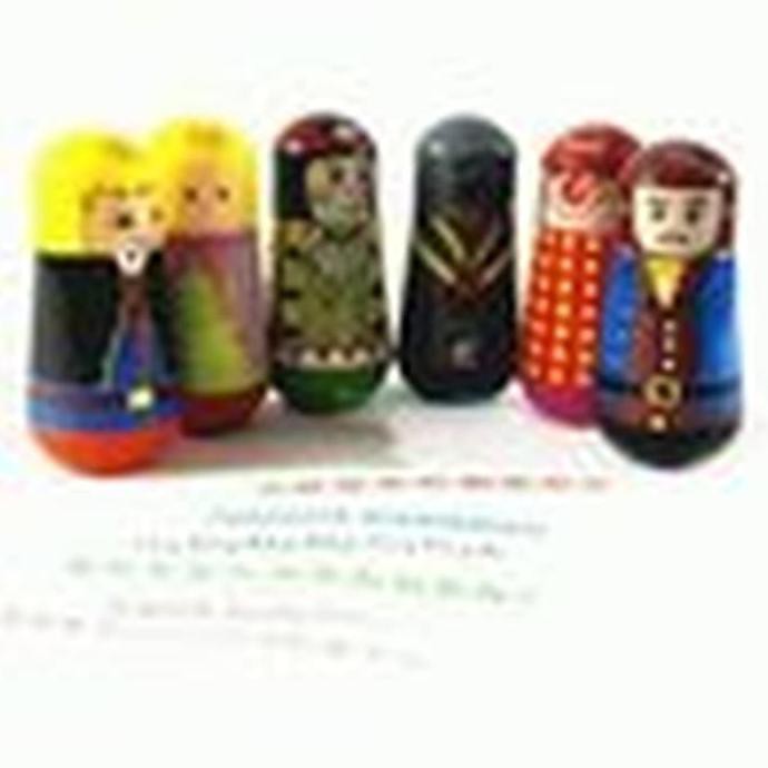 

STEMPEL LUCU + SPIDOL BERBENTUK BONEKA