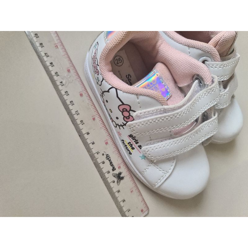 PRELOVED-SEPATU-HELLO-KITTY-ANAK-SIZE17cm
