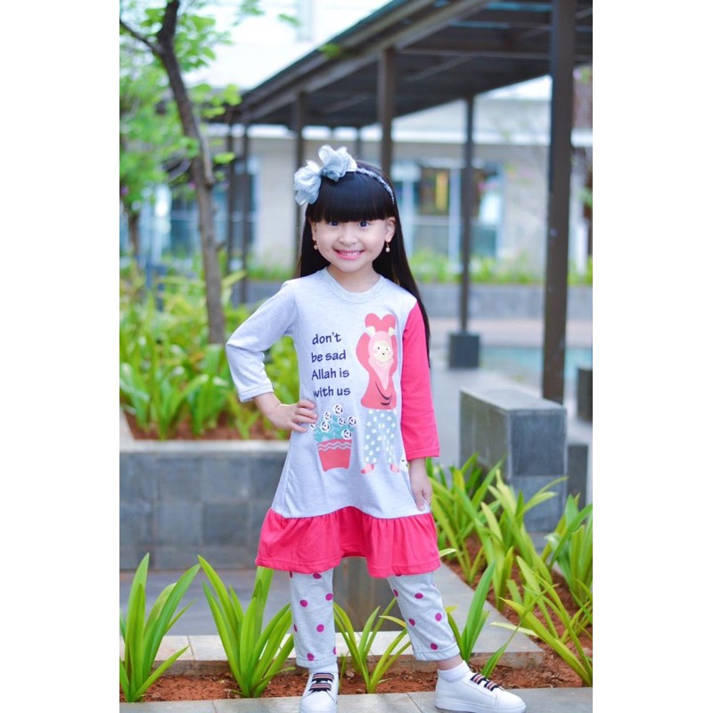 SET TUNIK AISYAH BY ZUPER KIDS SIZE 4-12 T bahan nggak jauh beda dengan tunik jovanka atau blooms ya