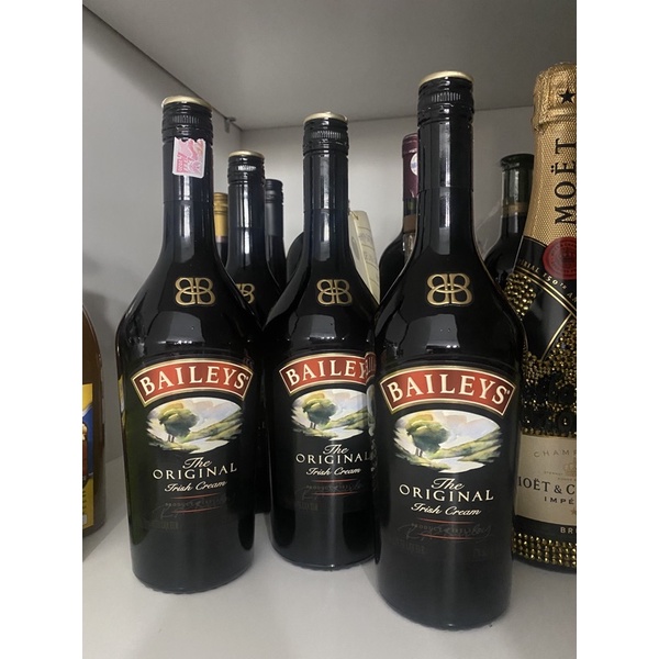 

BAILEYS BOTOL KOSONG (bisa buat pajangan/ koleksi botol)