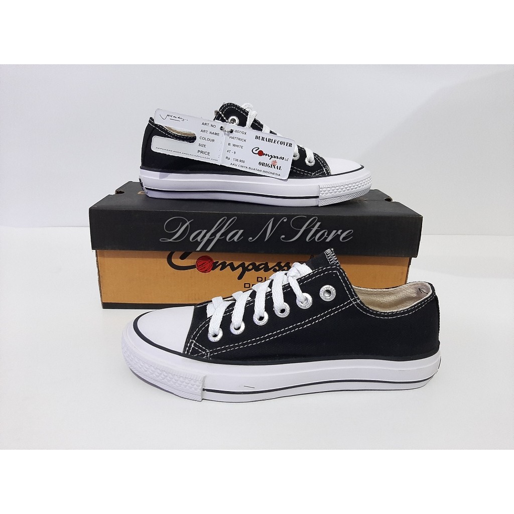 Sepatu Sekolah Compass Hattrick (Pendek) Hitam Putih