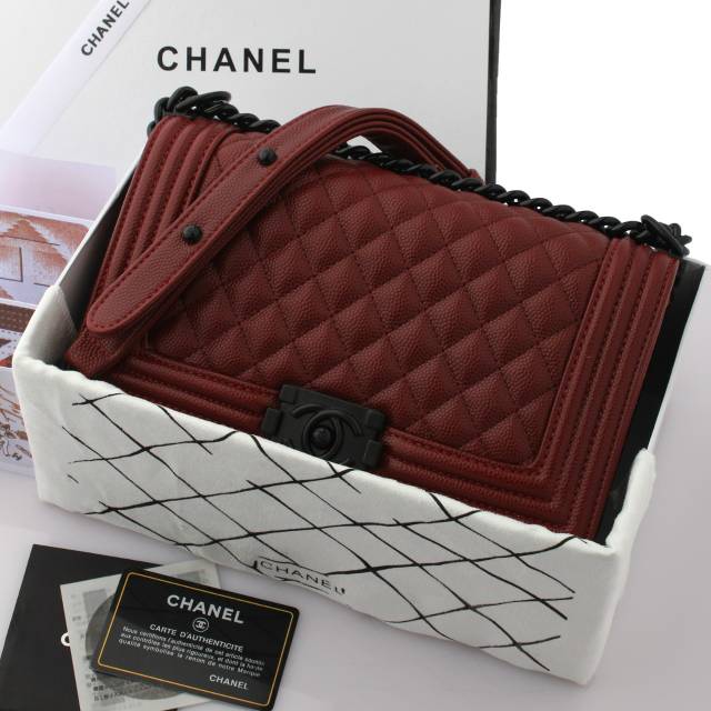 Tas selempang pesta, *Chanel Boy Caviar* "So Black" #9003