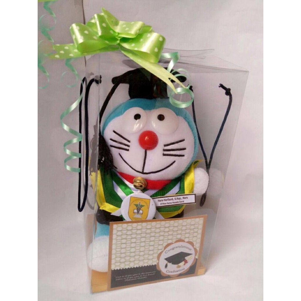 Boneka Wisuda Doraemon Mika Souvenir Hadiah Wisuda Kado Wisuda Mika Custom Nama Guru Gede Jogja