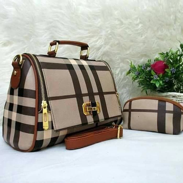 tas wanita burberry yoyo  pouch tas import tas branded tas selempang
