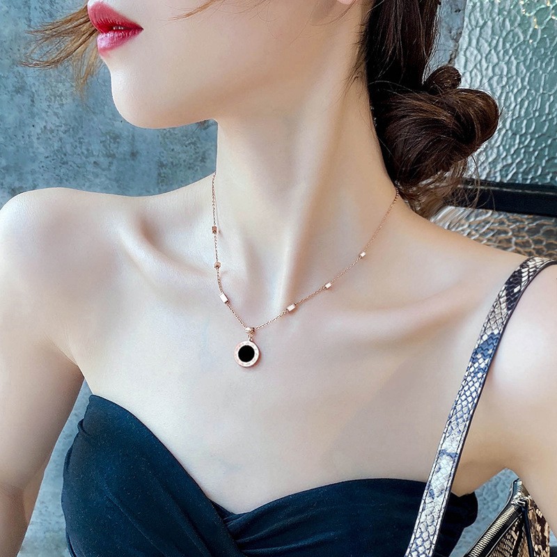 ESGE KALUNG FASHION WANITA ANTI KARAT (AMARA) / KALUNG BAJA TITANIUM KALUNG FASHION TRENDY KOREA KALUNG WANITA KOREA CANTIK UPTODATE KOREAN STYLE KOREA STYLE KALUNG PERHIASAN WANITA KOREA PERHIASAN TITANIUM WANITA ANTI ALERGI KALUNG TAHAN AIR