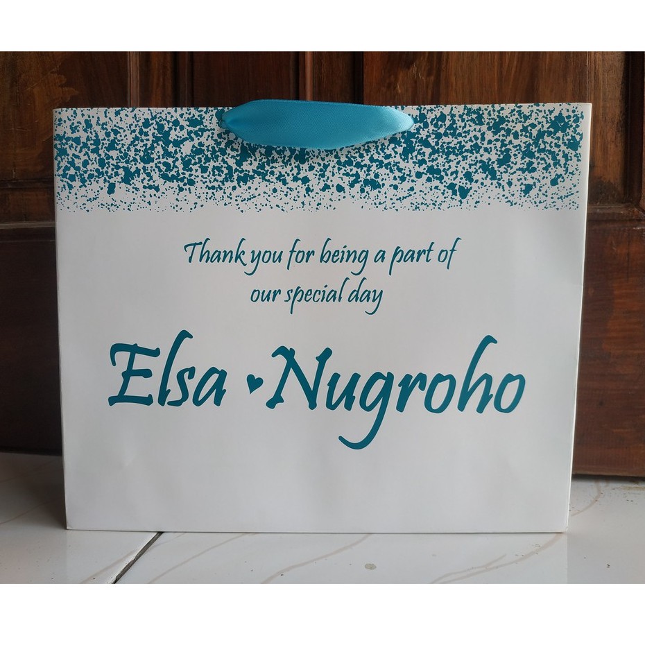 

paperbag putih tebal Uk P30xL8xT25 cm, Sablon 1 sisi 1warna , paperbag wedding, paperbag butik