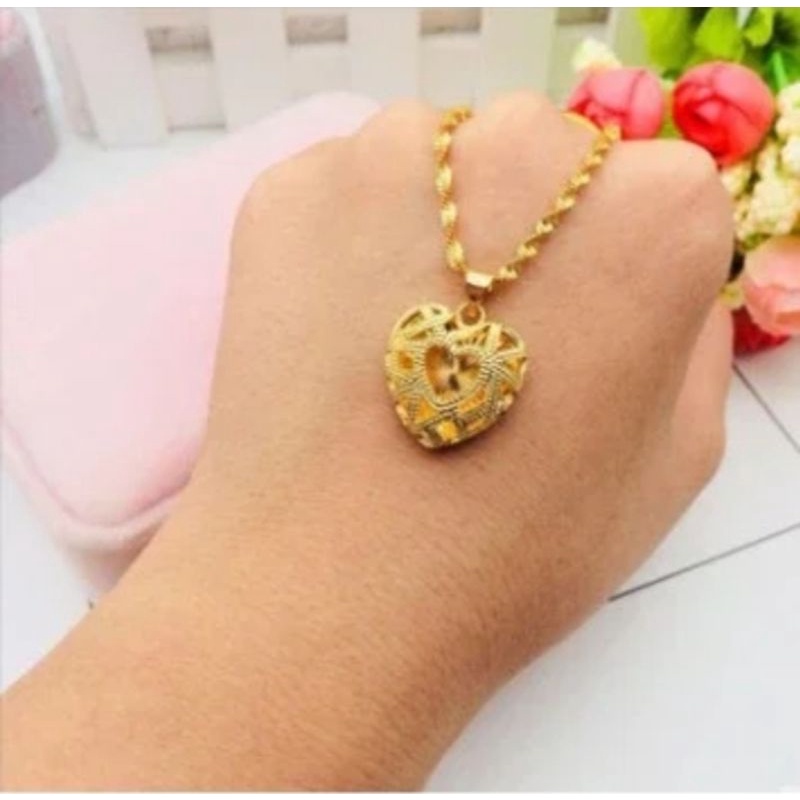 KALUNG WANITA MEWAH MOTIF ULIR DENGAN LIONTIN LOVE BERLAPIS EMAS 24K