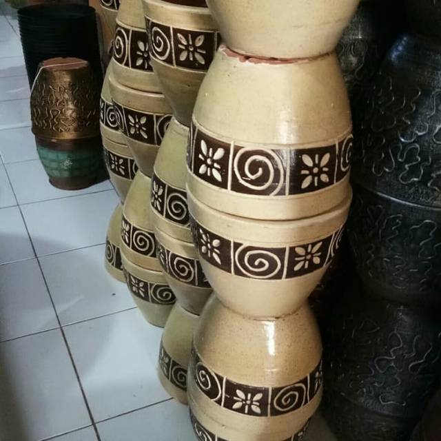 Pot Gerabah Ukir Diameter 50cm