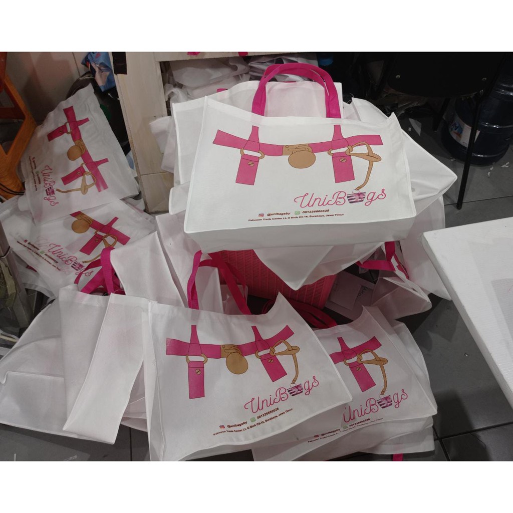 

Tas Spundbond / Tas Souvenir / Tas Hampers / Desain Custom