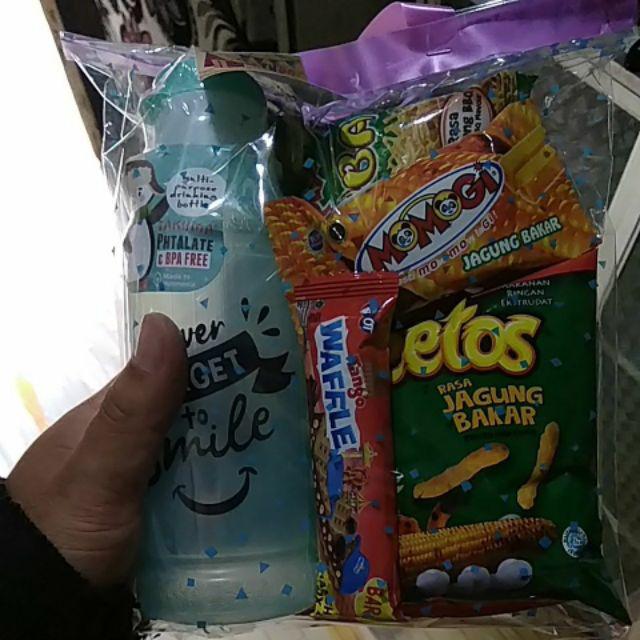 Parcel Bingkisan Snack + Botol Minum 500 Ml Kemasan Ulang Tahun