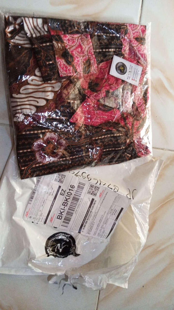 Batik Couple Kebaya Tunangan Ayudia Merah Lamaran Wisuda Kondangan