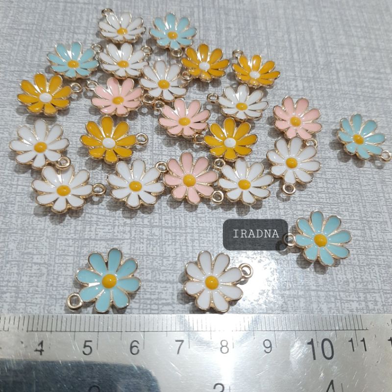 Charm Bandul Kalung Liontin Gelang Enamel Bunga Daisy Bahan Alloy Craft DIY Aksesoris