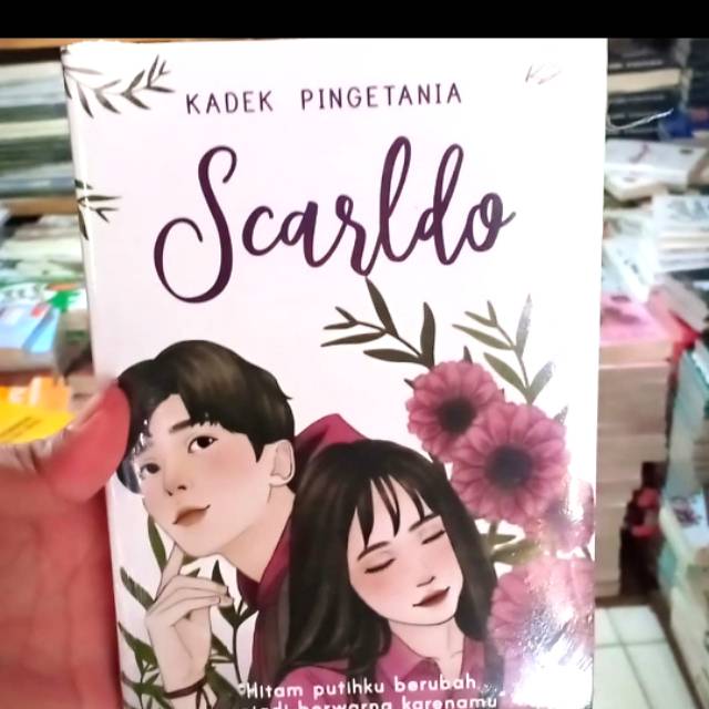 NOVEL SCARLDOKERTAS : BOOKPAPERPenulis : KADEK PINGETANIA