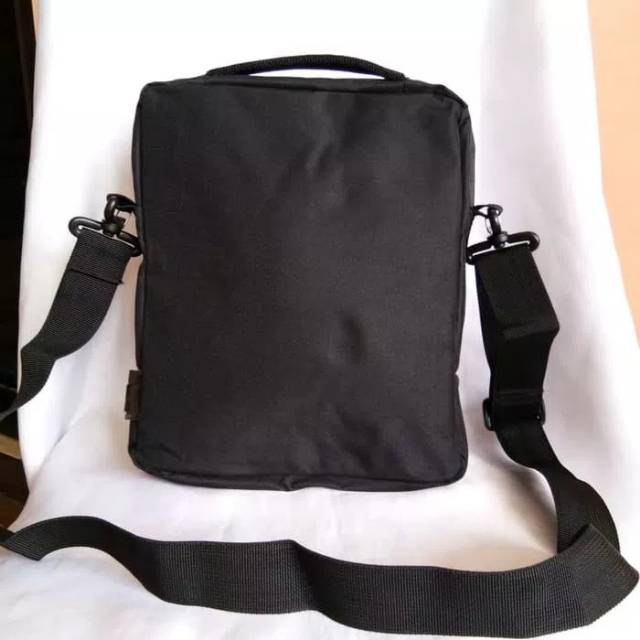 Tas Selempang pria hitam ukuran tablet 10 inch - Tracker 40404 original