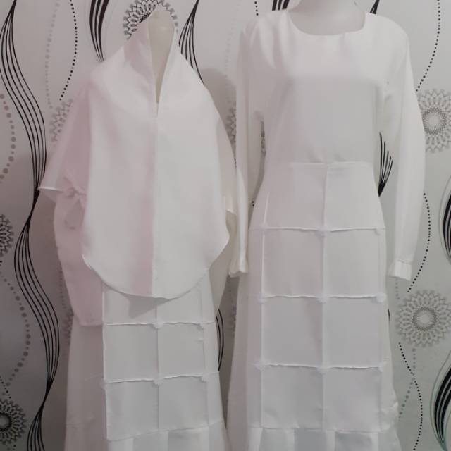 Gamis set jilbab ibu dan anak putih couple