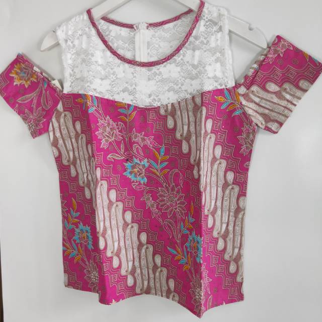 BAJU BLOUSE ATASAN SABRINA BAHU BOLONG BATIK MODEL KOREA