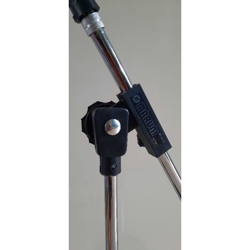 Stand Mic Maruni Pendek Kaki Besi +Holder Mic