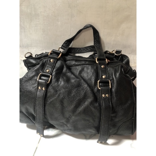 Preloved Tas Hitam Kulit Mantul Le Junev