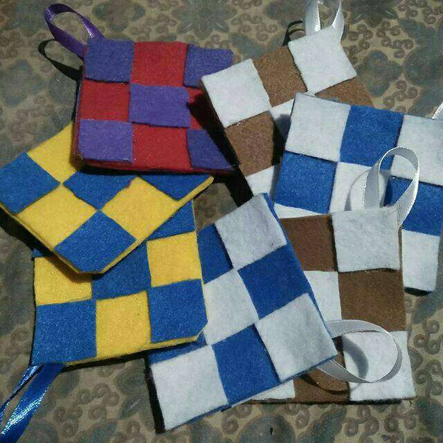 

Amplop ketupat