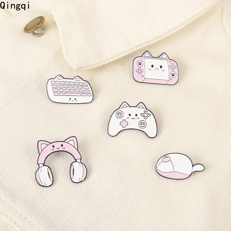 Bros Pin Enamel Bentuk Mesin Game Warna Pink Untuk Anak