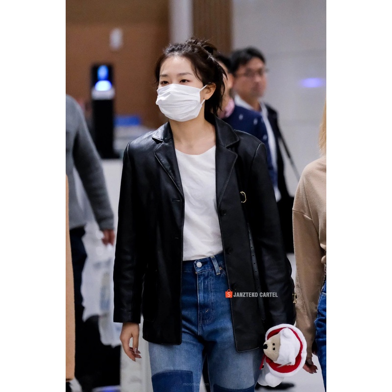 JNK x SEULGI - Jaket Semi Kulit Sintetis Viena Grade A Wanita Cewek Seulgi Red Velvet Kpop Leather Jacket Women Blazer Original Premium Import Distro Kulit Oversized Besar Tebal Button Korea Elegan Anak Muda Remaja Dewasa Klassik Formal Acara Pesta Dinner
