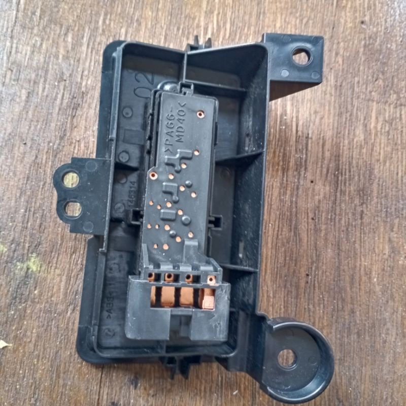 Saklar swict AC mobil universal