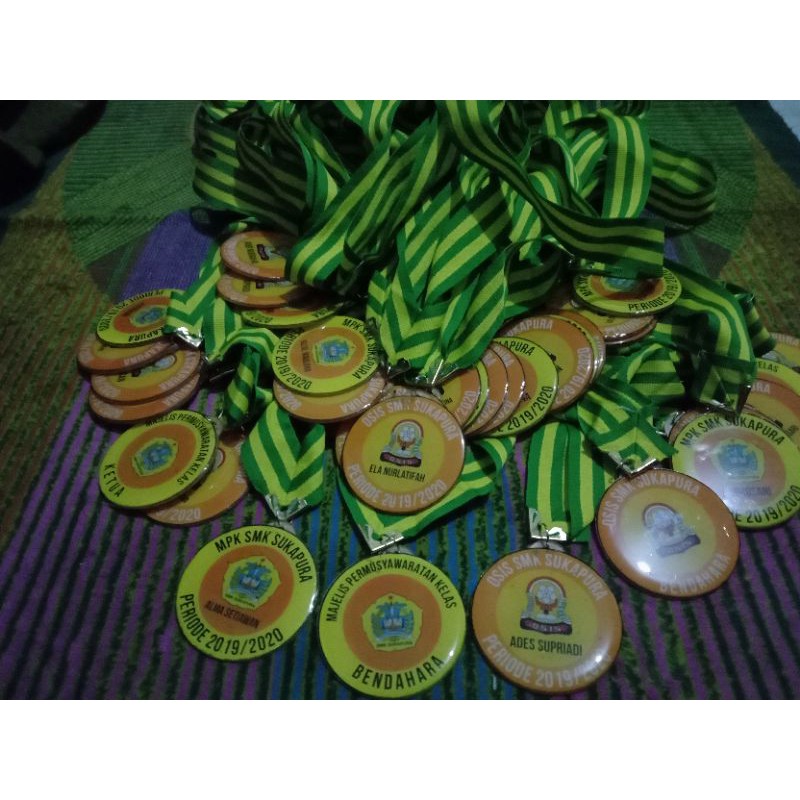 

Medali wisuda/Medali kejuaraan costum bentuk bulat